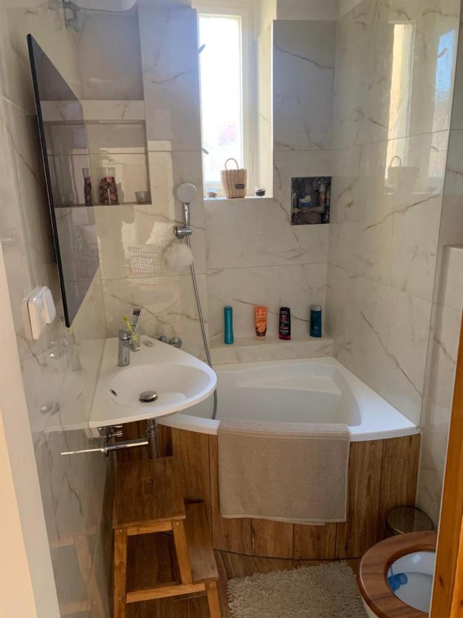 Apartamento Anenska By Charles Bridge 1 *